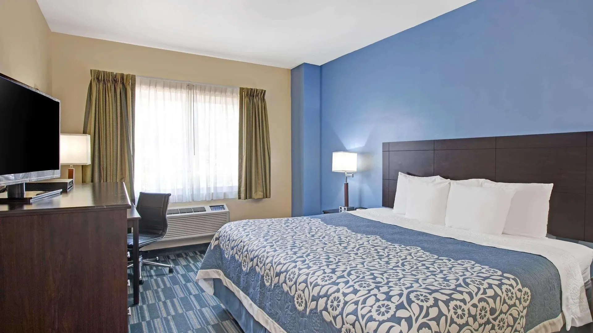 Days Inn & Suites By Wyndham Ozone Park/Jfk Airport New York