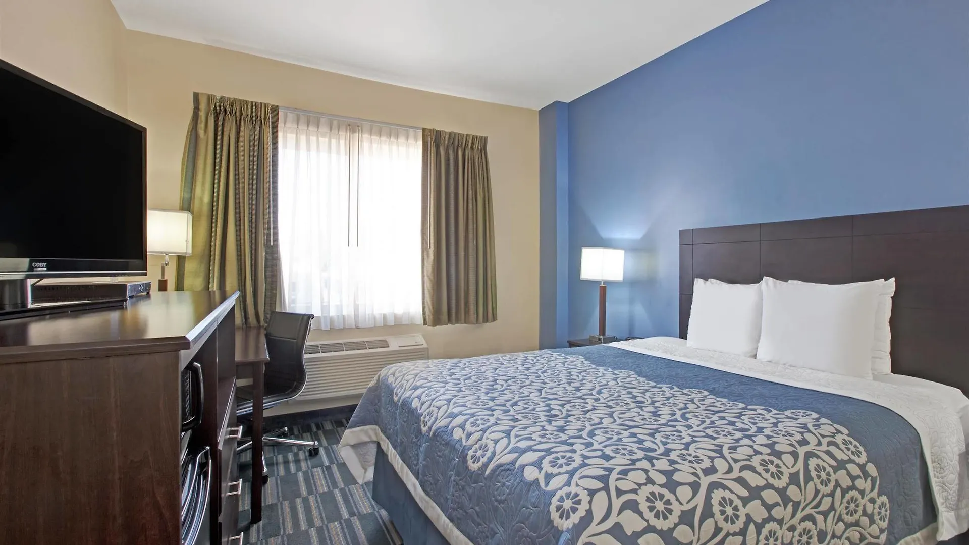 Days Inn & Suites By Wyndham Ozone Park/Jfk Airport New York United States